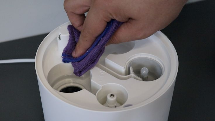 Limpando o reservatório do Xiaomi Mi Smart Antibacterial